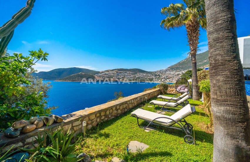 Beachfront House with Beach Access and Pool in Kalkan 26