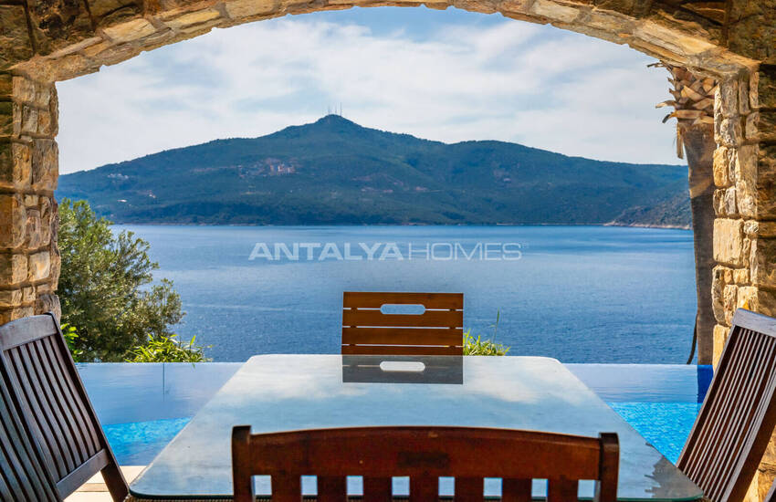 Beachfront House with Beach Access and Pool in Kalkan 32
