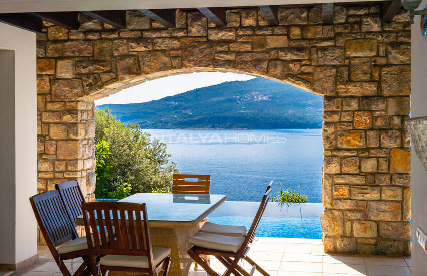 Beachfront House with Beach Access and Pool in Kalkan 33