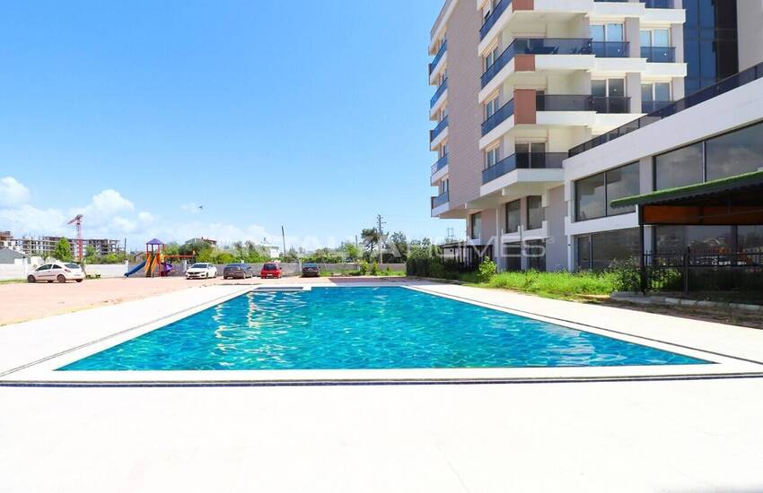 Antalya'da Plaj ve Havalimanına Yakın Daire