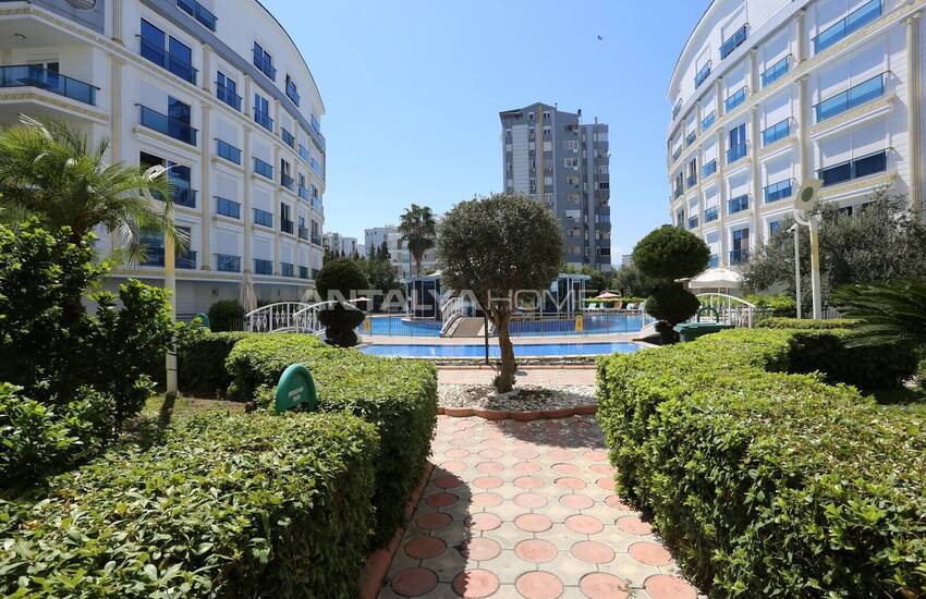 Antalya Konyaaltı’nda Havuz Manzaralı Eşyalı 2+1 Daire 6
