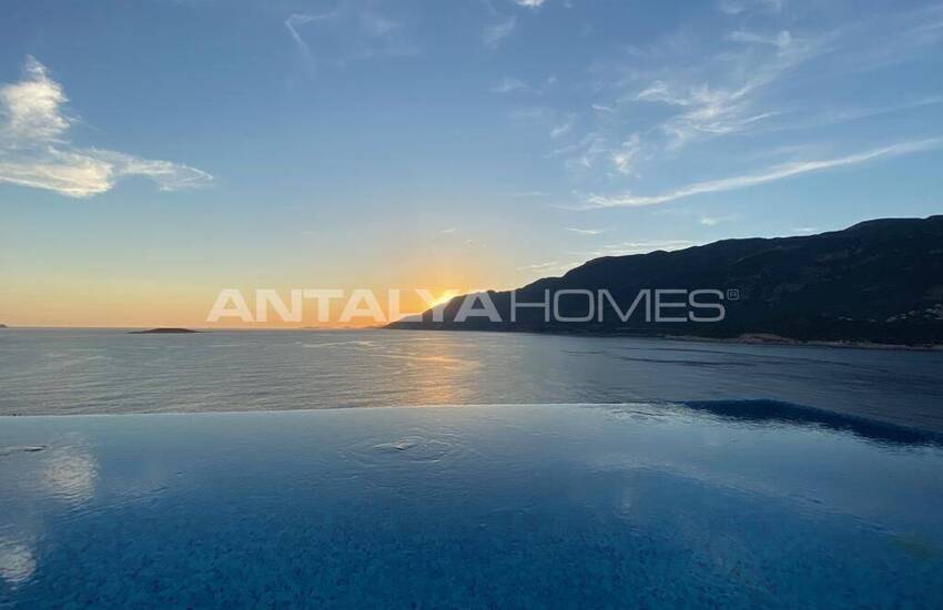 Kaş'ta Yatırım Potansiyeli Olan Deniz Manzaralı Gayrimenkul 10