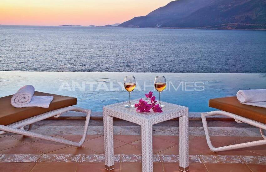 Kaş'ta Yatırım Potansiyeli Olan Deniz Manzaralı Gayrimenkul 8