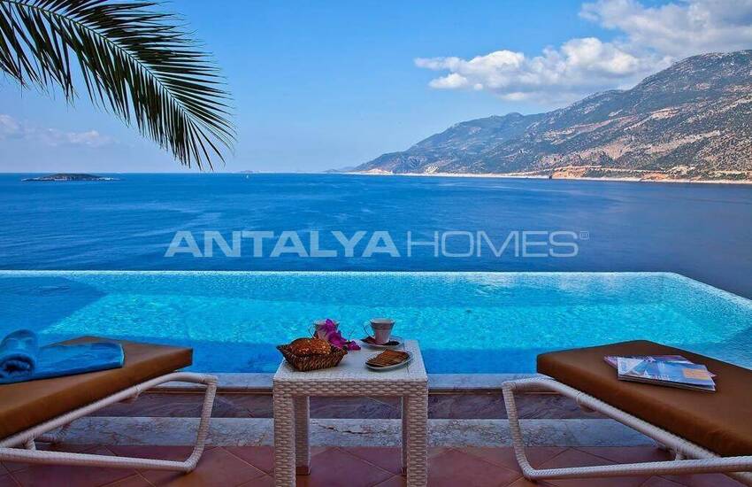 Kaş'ta Yatırım Potansiyeli Olan Deniz Manzaralı Gayrimenkul 9