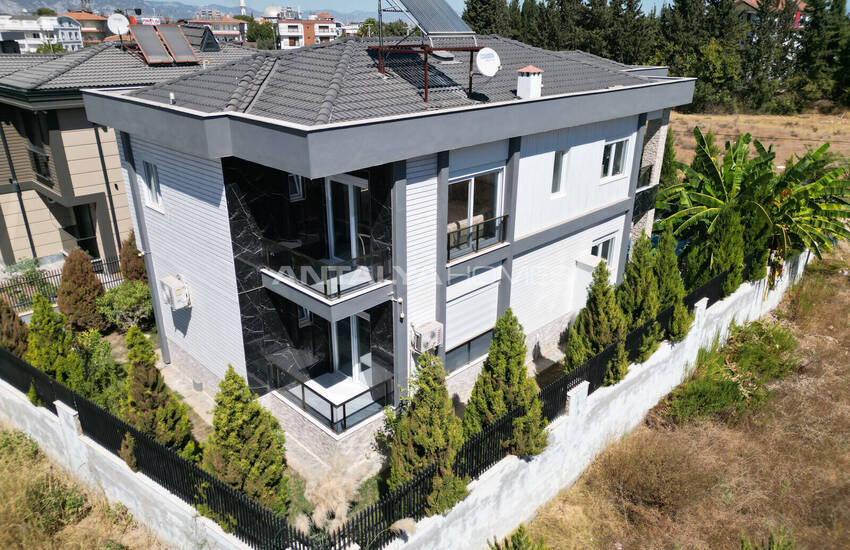 Antalya Yeşilbayır'da Özel Havuzlu Müstakil Villa 3