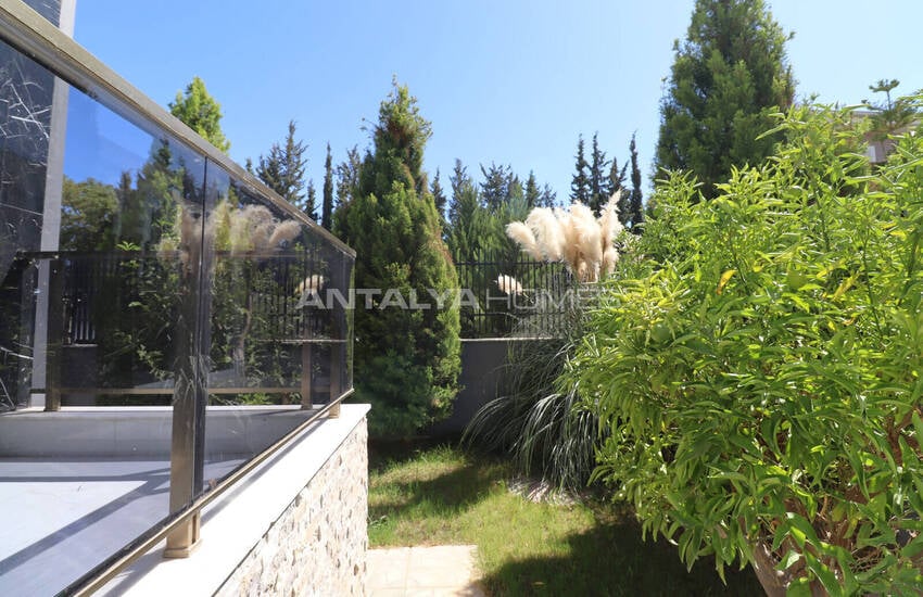 Antalya Yeşilbayır'da Özel Havuzlu Müstakil Villa 8