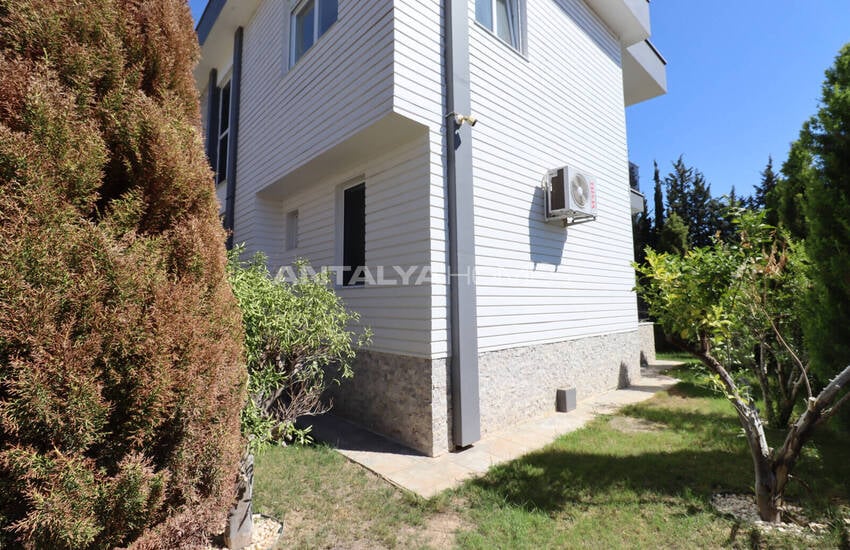 Antalya Yeşilbayır'da Özel Havuzlu Müstakil Villa 9