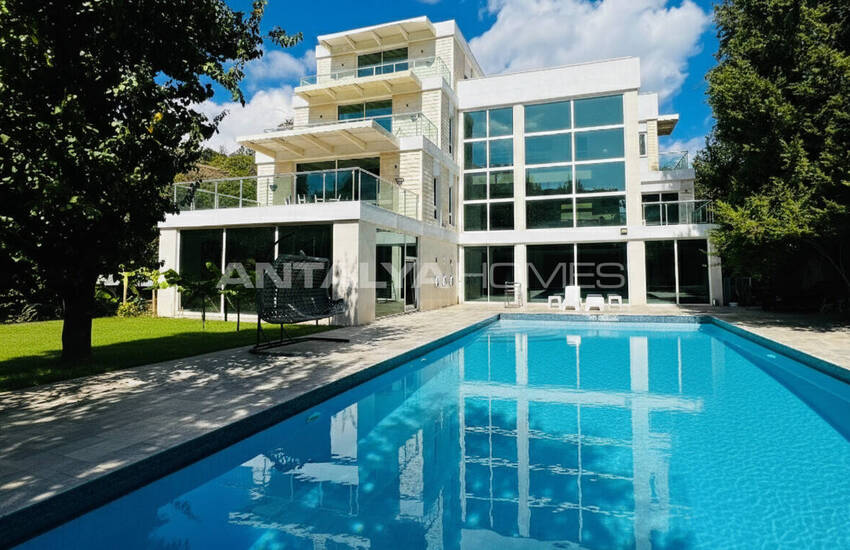 Luxury House with Pool for Sale in Antalya Kemer 1