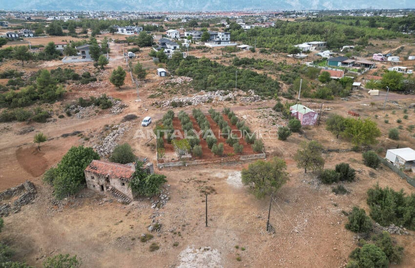 Döşemealtı'da 790 M² İnşaata Hazır Arsa