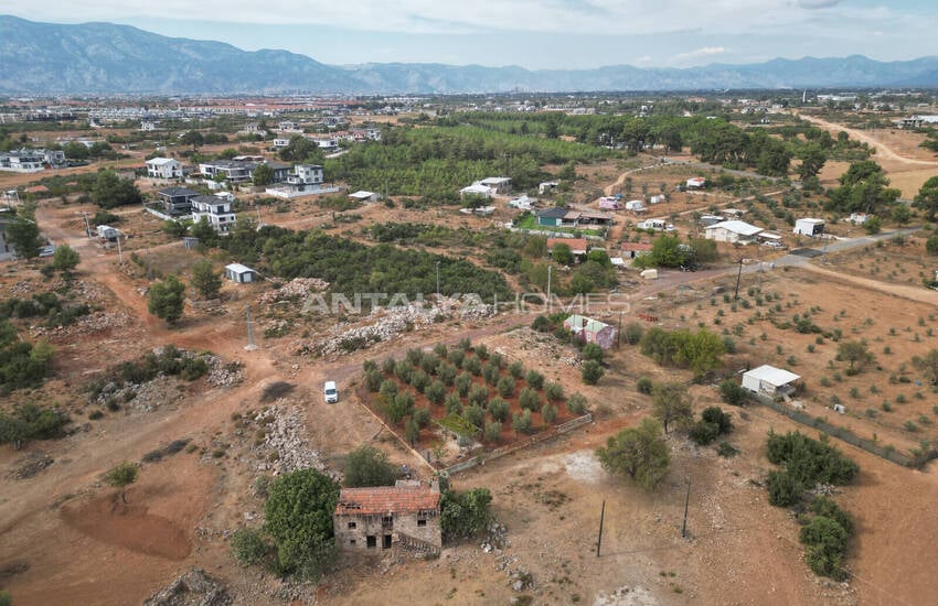 Döşemealtı'da 790 M² İnşaata Hazır Arsa 4