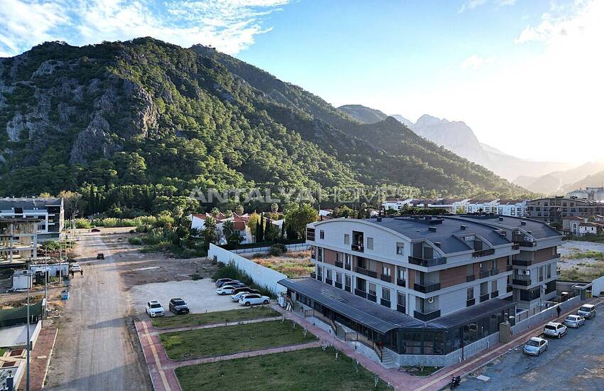 Wohnung In Einem Projekt Mit Pool Und Parkplatz In Konyaaltı