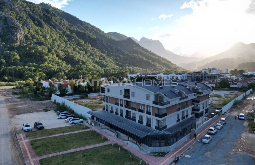 Mountain-view Apartment Near the Sea in Konyaaltı