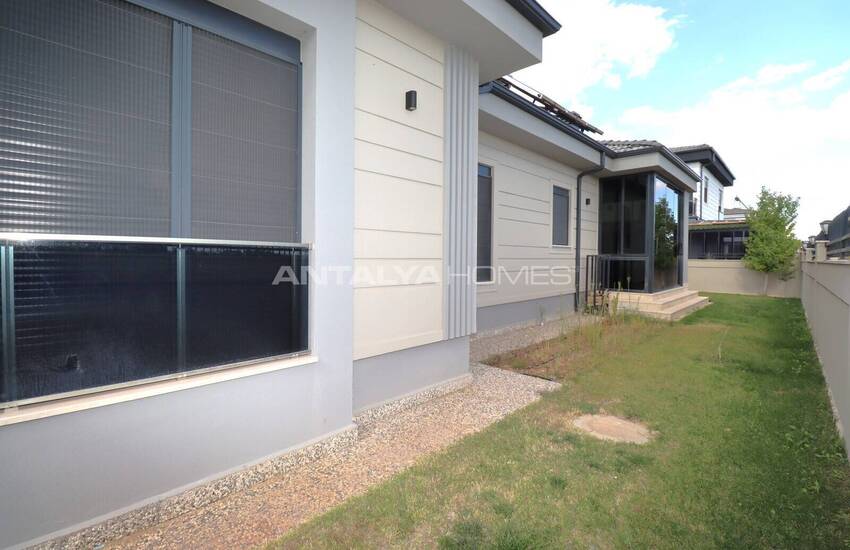 Antalya Döşemealtı'nda Havuzlu ve Dağ Manzaralı Ev 5