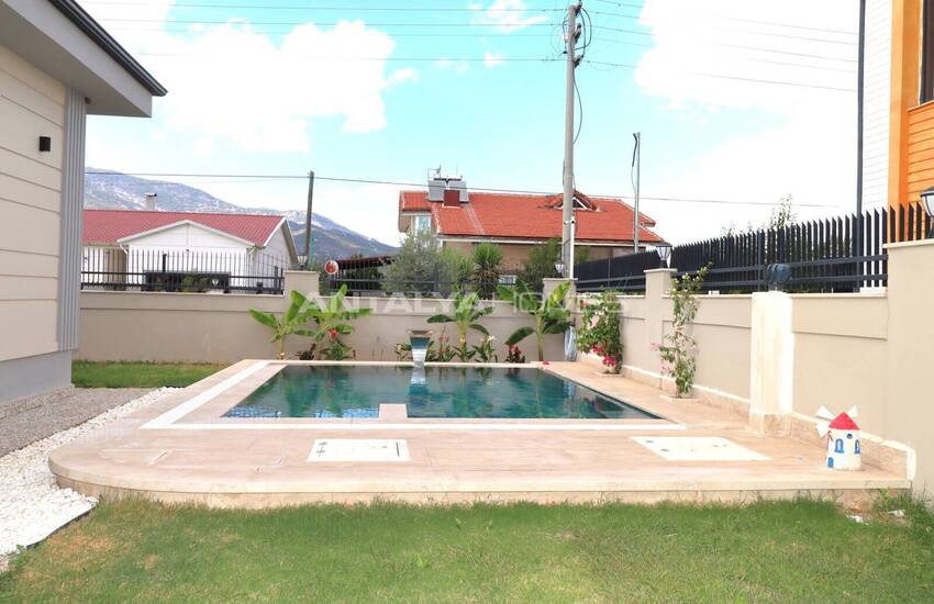 Antalya Döşemealtı'nda Havuzlu ve Dağ Manzaralı Ev 6