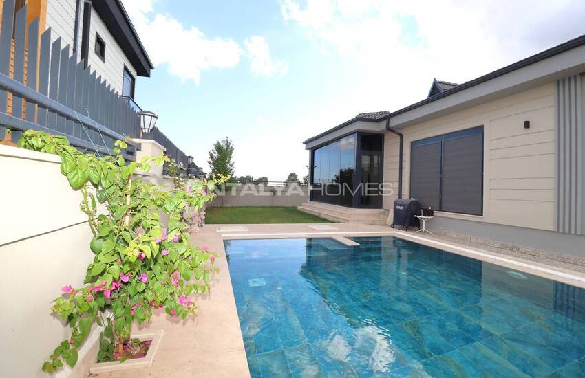 Antalya Döşemealtı'nda Havuzlu ve Dağ Manzaralı Ev 7