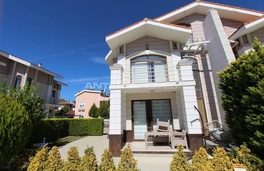 Antalya Belek'te Havuzlu Sitede 3 Odalı Şık Villa 4