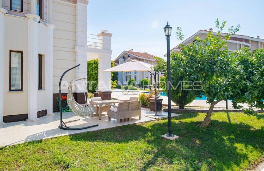 Antalya Belek'te Havuzlu Sitede 3 Odalı Şık Villa 13