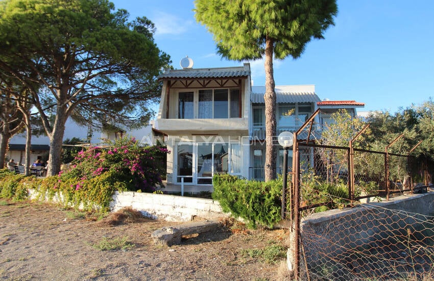 Antalya Manavgat'ta Denize Yakın Sitede 3 Yatak Odalı Villa 16