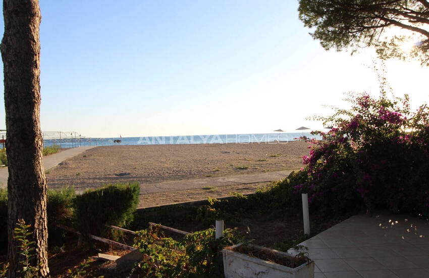 Antalya Manavgat'ta Denize Yakın Sitede 3 Yatak Odalı Villa 15