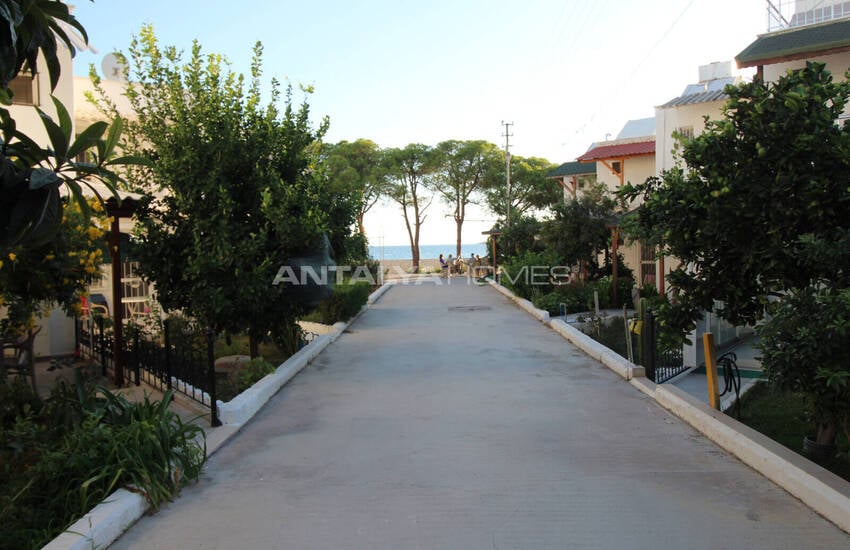 Antalya Manavgat'ta Denize Yakın Sitede 3 Yatak Odalı Villa 13