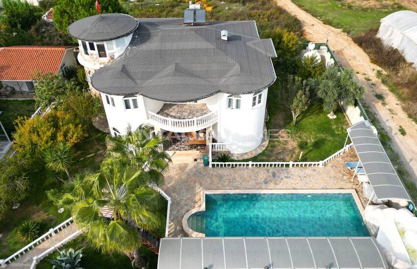 Villa In Der Nähe Von Golfplätzen Und Meer In Antalya Kadriye