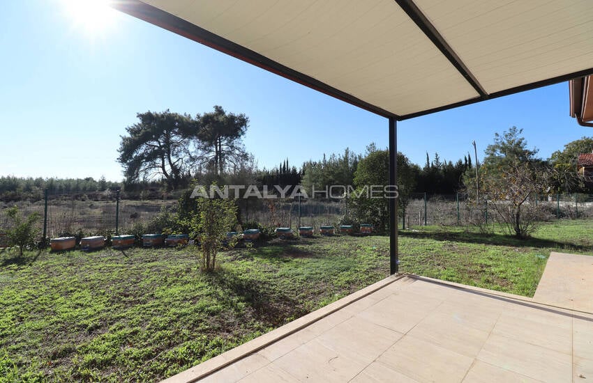 Detached House with Forest Views in Antalya Kepez 11