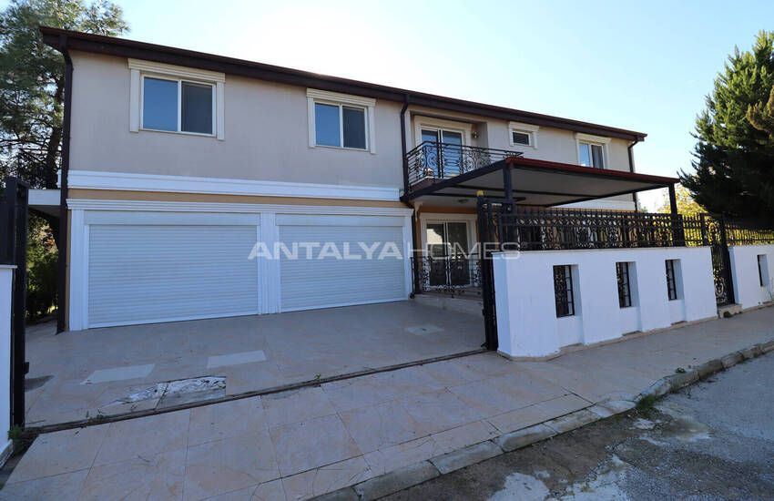 Detached House with Forest Views in Antalya Kepez 13