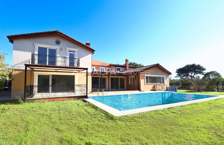 Detached House with Forest Views in Antalya Kepez 8