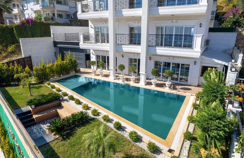 5-bedroom Triplex House with Pool in Alanya Antalya 9