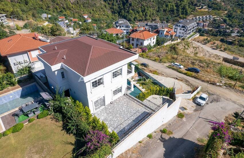 5-bedroom Triplex House with Pool in Alanya Antalya 11