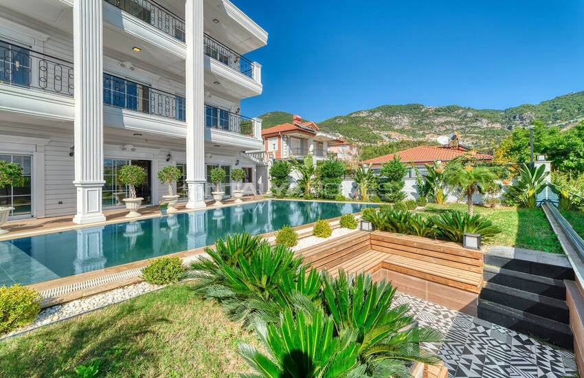 Triplexhus Med 5 Sovrum Och Pool I Alanya Antalya 6