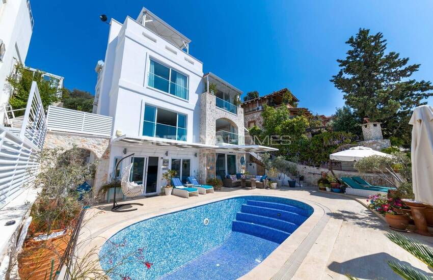 Modernes 4-zimmer-haus Mit Panoramablick Auf Das Meer In Kalkan 1