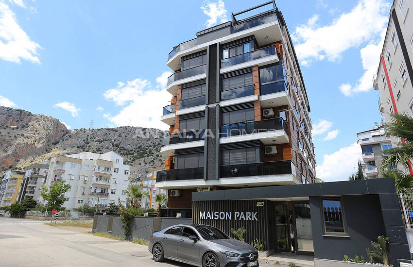 شقة دوبلكس على بُعد 2.5 كم من البحر في كونيالتي، أنطاليا