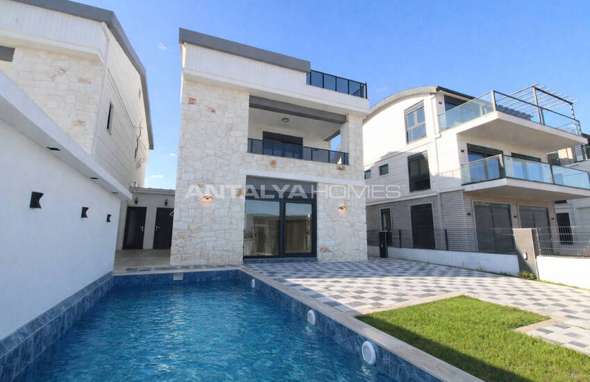 Отдельно стоящий дом с каменной облицовкой в Белеке, Анталья