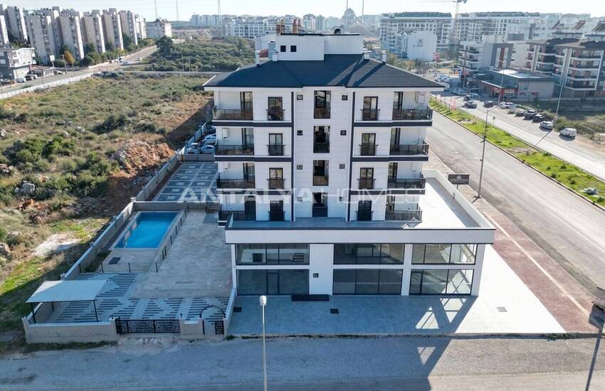 Flat in a Complex with Pool Near Antalya City Hospital in Kepez 3