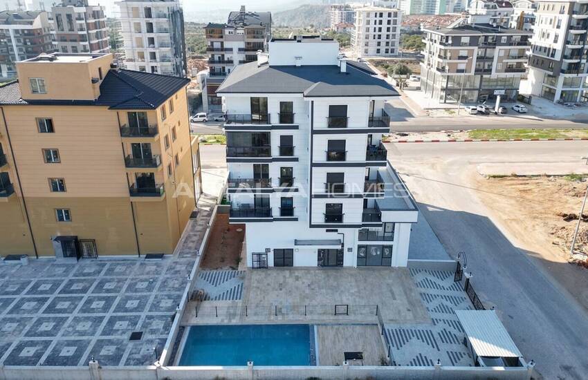 Antalya Kepez'de Şehir Hastanesi Yakınında Havuzlu Sitede Daire 2