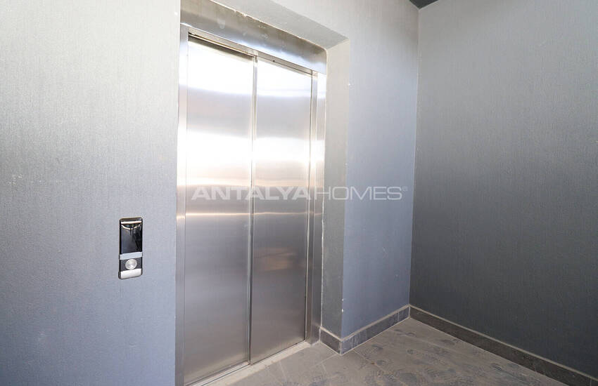 Building with High Rental Income Potential in Antalya Altintas 15
