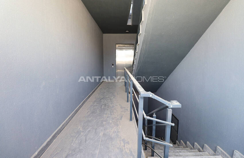 Building with High Rental Income Potential in Antalya Altintas 14