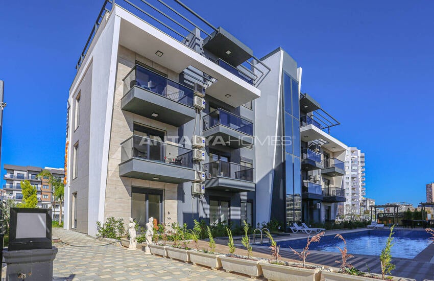 Building with High Rental Income Potential in Antalya Altintas 3