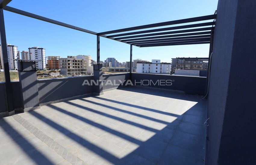 Building with High Rental Income Potential in Antalya Altintas 11