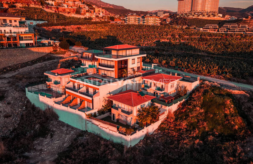 Alanya Kargıcak'ta Deniz Manzaralı Lüks 12 Odalı Villa 2