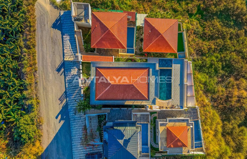 Alanya Kargıcak'ta Deniz Manzaralı Lüks 12 Odalı Villa 9