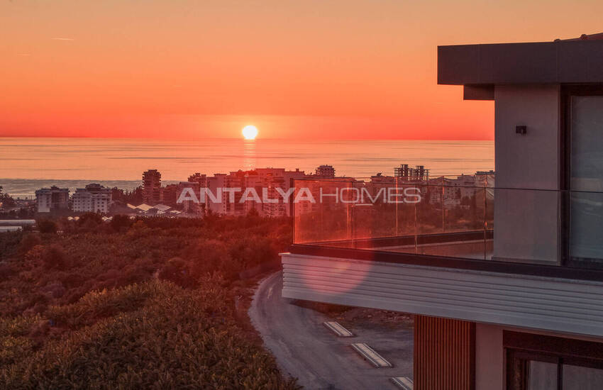 Alanya Kargıcak'ta Deniz Manzaralı Lüks 12 Odalı Villa