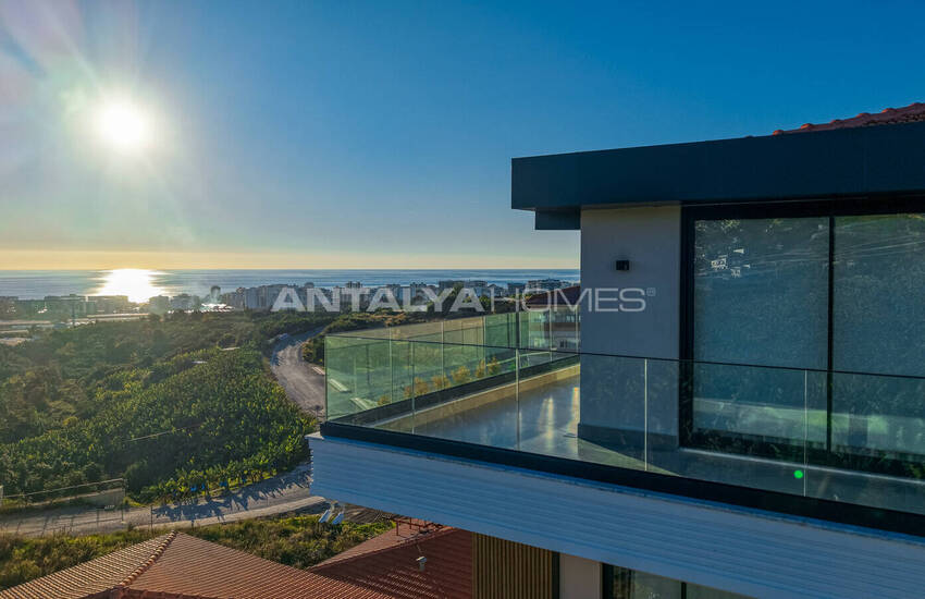 Alanya Kargıcak'ta Deniz Manzaralı Lüks 12 Odalı Villa 7