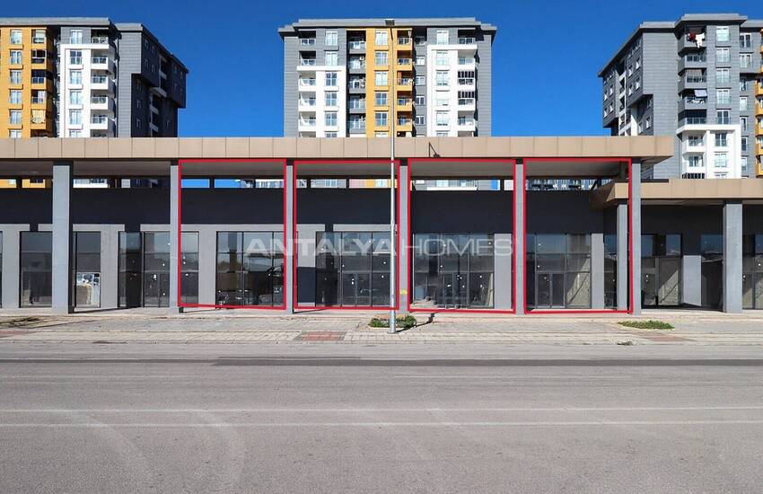 Butik Till Salu På En Livlig Huvudgata I Antalya Kepez