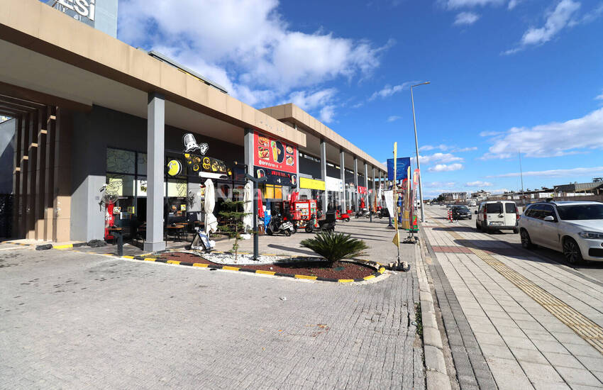 Butik Till Salu På En Livlig Huvudgata I Antalya Kepez 1