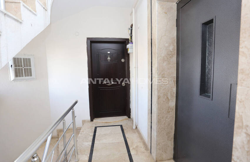 Квартира с 2 спальнями в жилом комплексе с парковкой в ​​Анталье 2