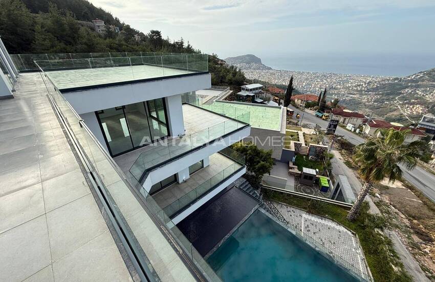 Smart House with Infinity Pool in Alanya Antalya
