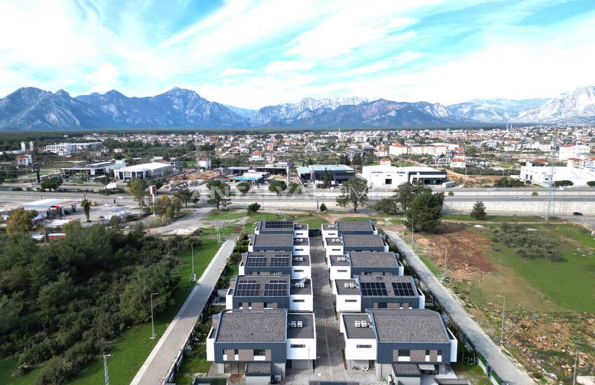 Woning Met 4 Slaapkamers, Zwembad En Tuin In Döşemealtı Antalya 3