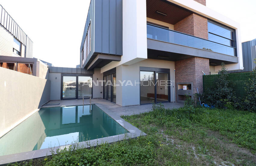Woning Met 4 Slaapkamers, Zwembad En Tuin In Döşemealtı Antalya 2